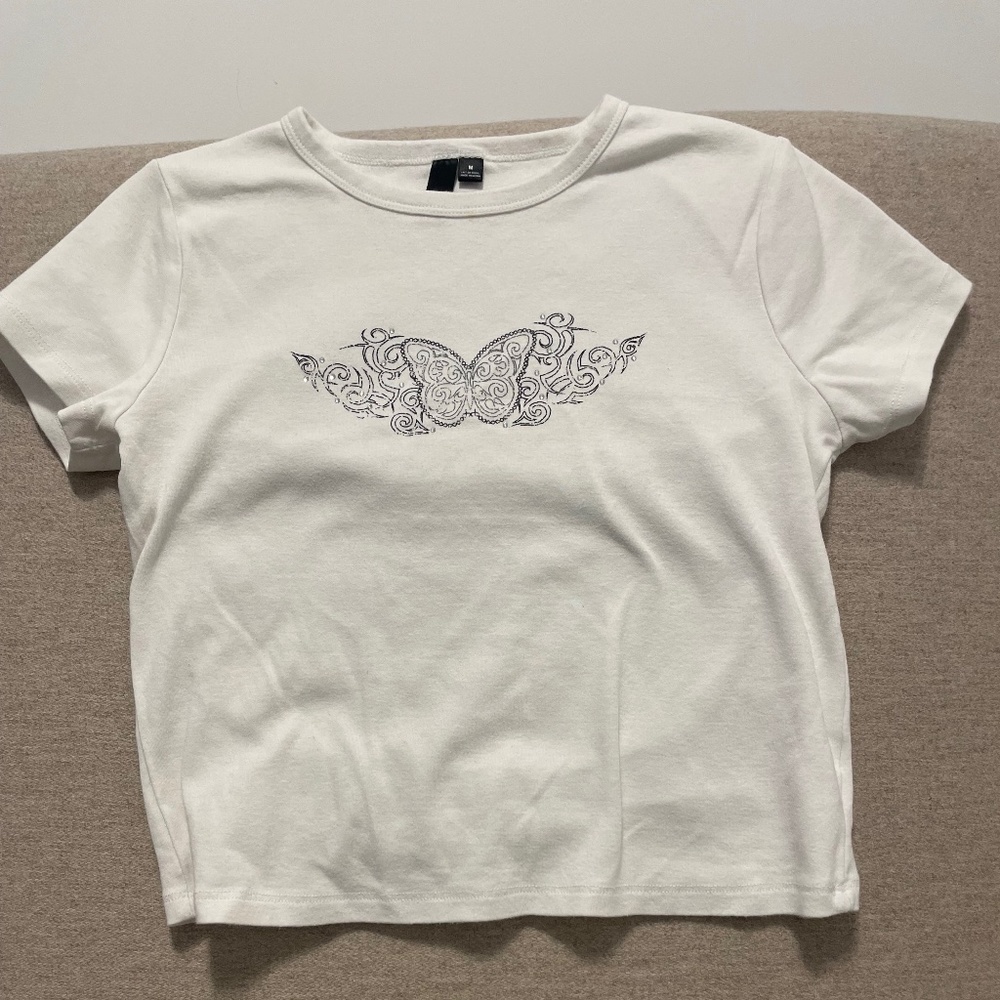 Cropped t-shirt with a butterfly design - Garage